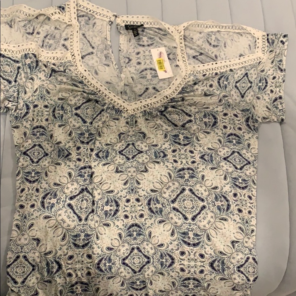 Jessica Simpson summer T-shirt blouse.